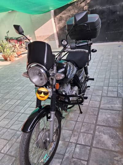 Suzuki GS 150 2015