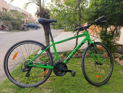 giant escape 3 in excellent condition. top to toe genuine