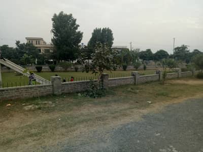 1 Kanal On 80 Feet Road Near Park Best Location For Built Home Near Mosque And Main Road Plot For Sale