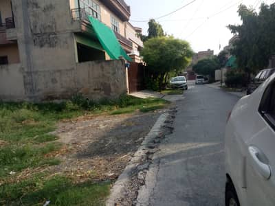 10 Marla Corner Plot Ideal Location Near Park, Mosque, Market Plot For Sale