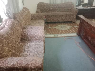 sofa in very good condition  at cheap price