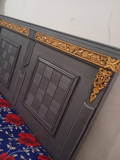 bad dressing saide tables with metras 1.6 years use good condition