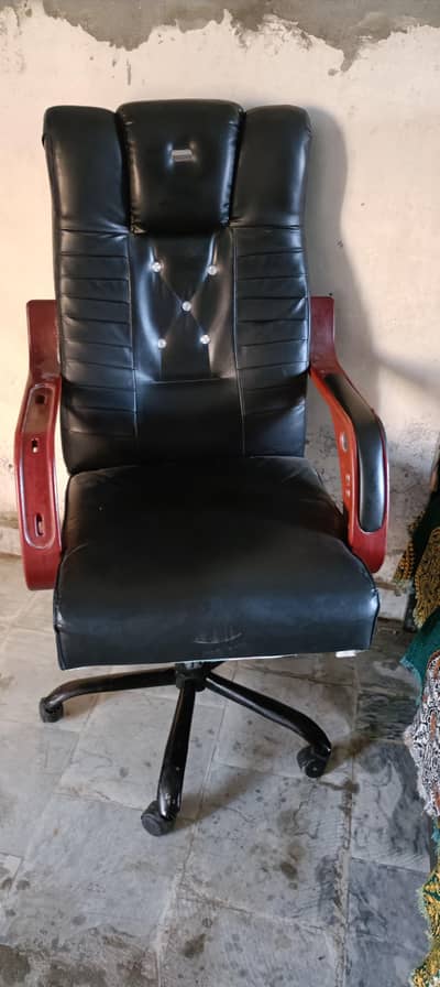 Boss Chair Good Condition