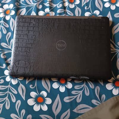 Dell Lat itude E5540 i5-4 Generation 500 Hdd 8 GB Ram