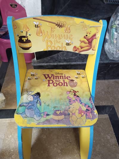 child's study table and chair