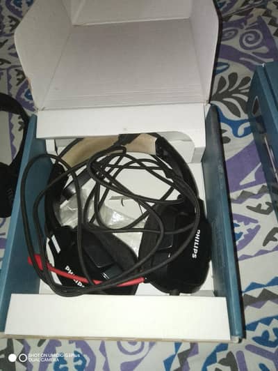 2x Philips gaming headphones