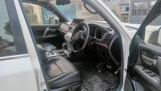 Land Cruiser V8 2003 | Converted to 2023 | Excellent Condition