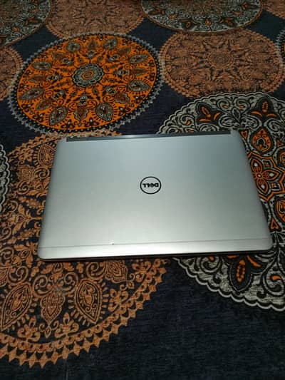 core i7 4th gen Dell Latitude e7240 8gb RAM 128gb SSD All ok laptop