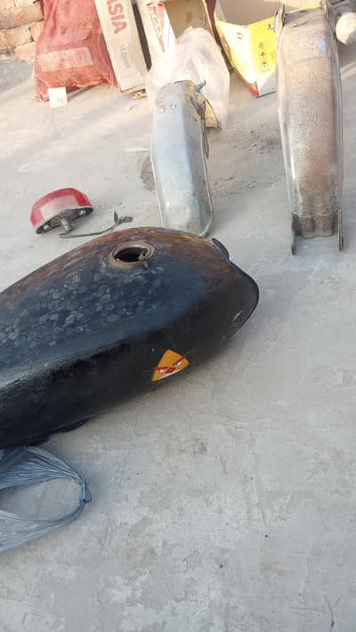 crown orignal tanki sath mud gaurd