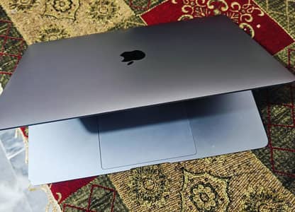 macbook air 2019 i5