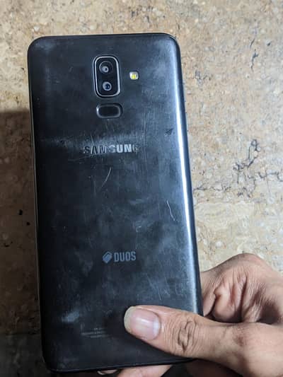 Samsung Galaxy j8
