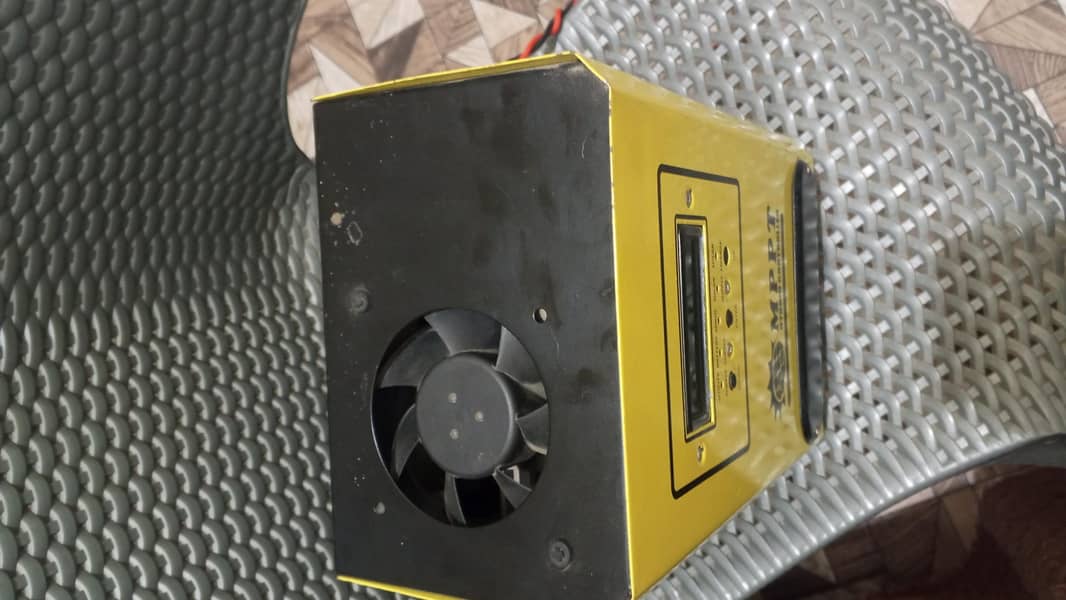 MPPT Solar Charge Controller 2