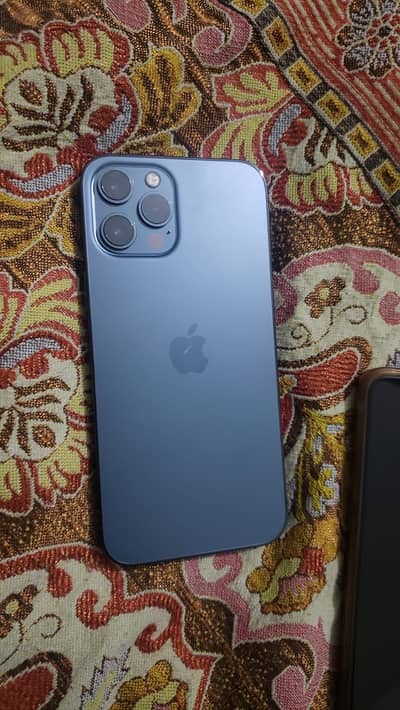 Iphone 12 pro max 1 month sim time -Factory unlock