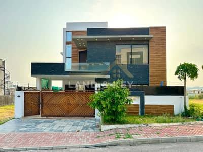 Bahria town phase 8 10 Marla House for rent