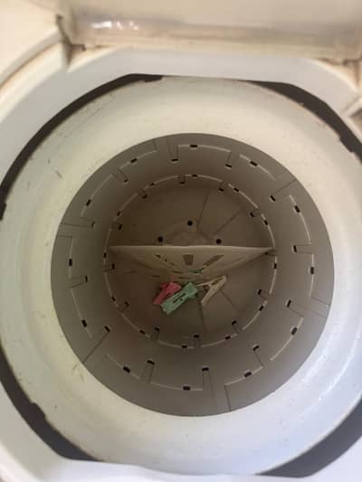 10 kg Kenwood washing and dryer machine in good condition