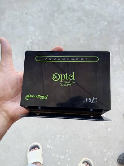 PTCL EVO 1 MONTH USED ALL OK BRAND NEW TYPE