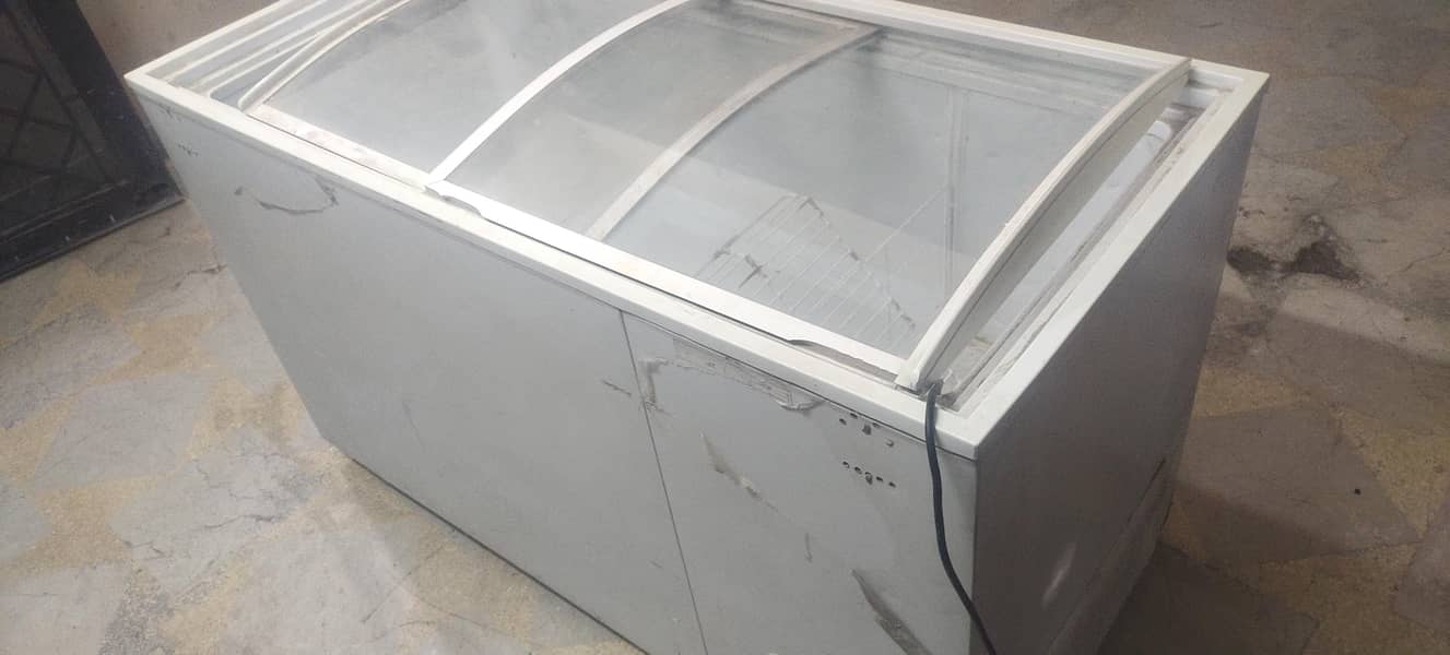 Waves deep freezer 1