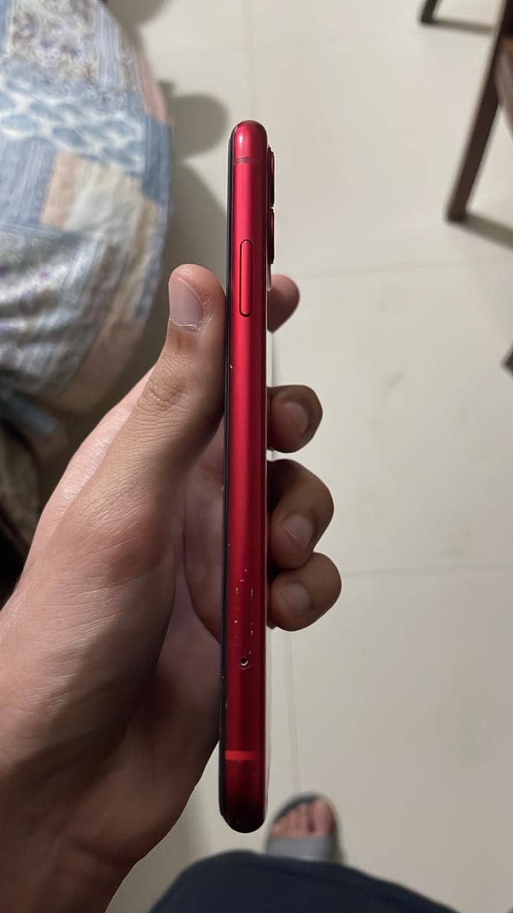 iPhone 11 4