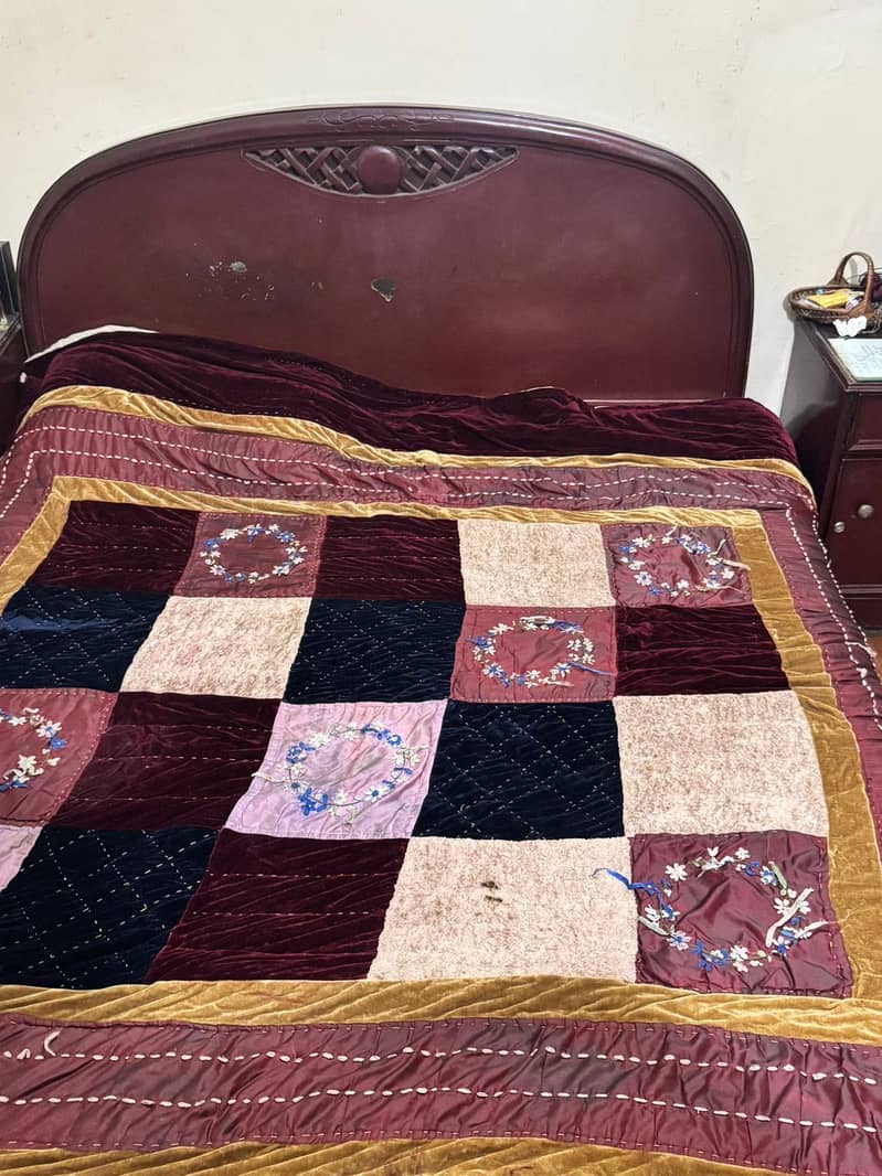 Bed ,dressing , side table 0