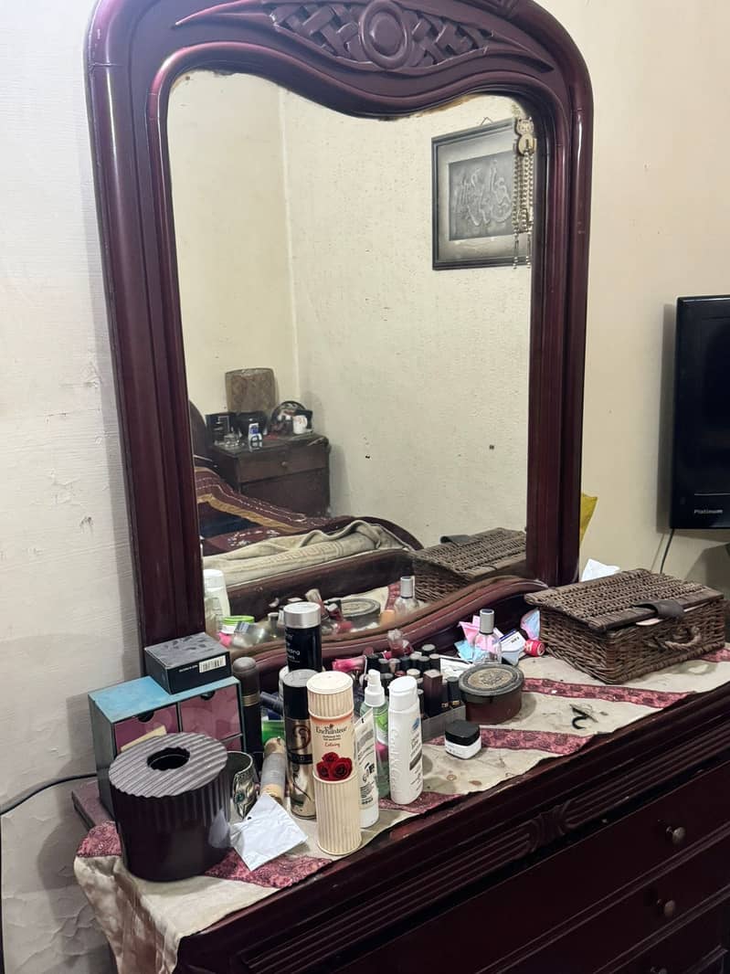 Bed ,dressing , side table 6