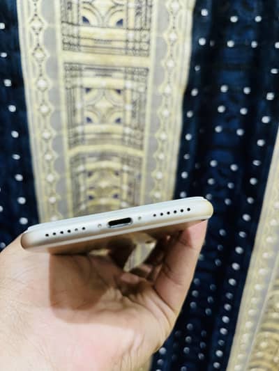 iPhone 7 128 gb with box 10/10 Waterpack