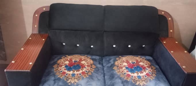 Black sofa set, 6 seater, 3  2.1