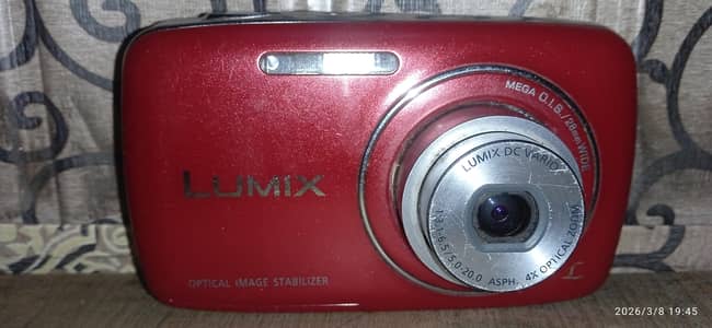 very good condition camera  model Panasonic dmc. S3