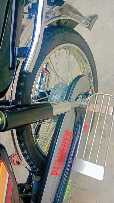 Honda CD 70 bike pilkulu okay bike ha urgent sale nbr 03137000862