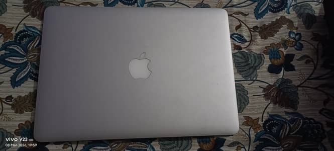 Apple MacBook Air – Good Condition – Urgent Sale