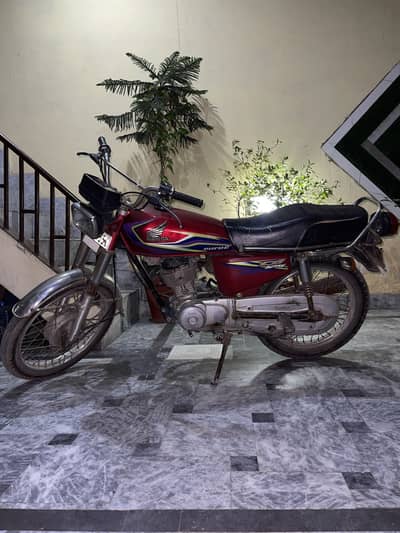 Honda CG 125 For sale 2017 red colour