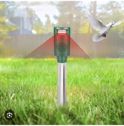 Birds repeller for solar plates