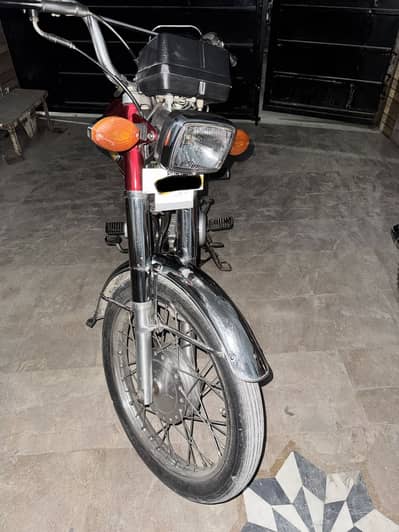 Honda CG 125 red column