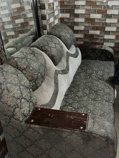 Elegant used sofa set - 5 seater ( 2 single seater + 1 three  seater