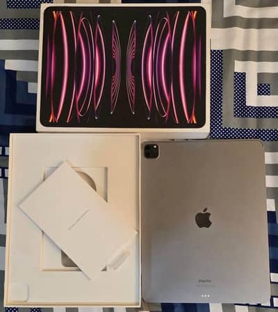 iPad Pro M2, 6th Generation, 12.9-inch, 128GB