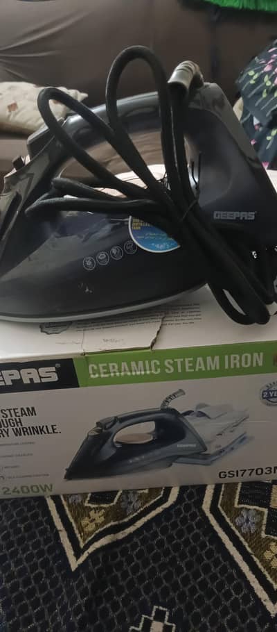 geepas ceramic steam iron