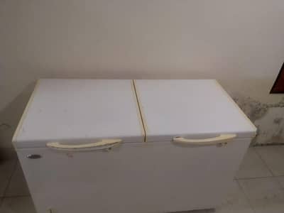 Waves Double Door Chest Freezer & Fridge - Excellent Condition