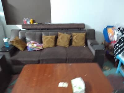 I want to sale my sofa set like new very responsible price