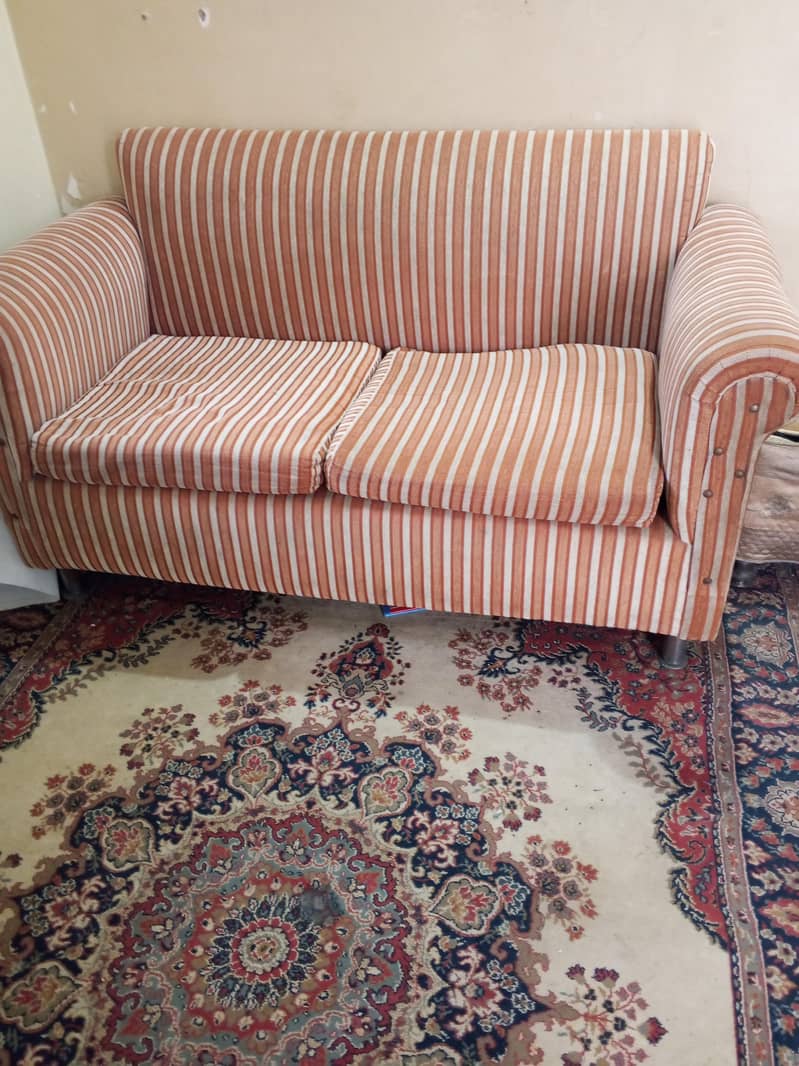 2 setar sofa 1