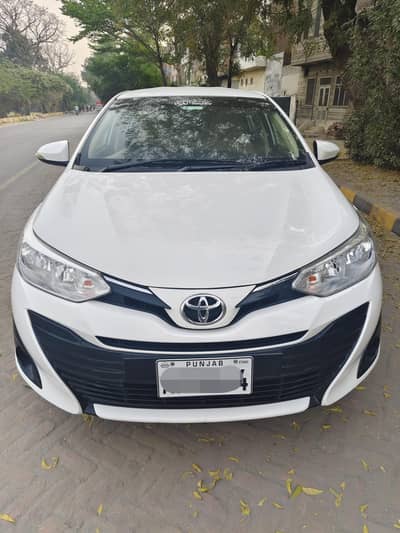 Toyota Yaris Ativ 1.3 Totel genuine for sale.