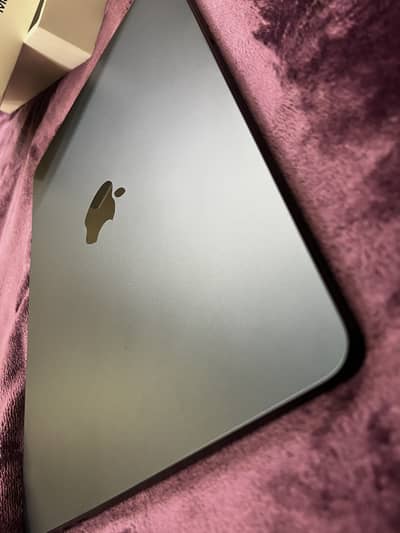 MacBook Air M2 | Midnight | 8GB | 256GB | 97% Battery | Charger & Box