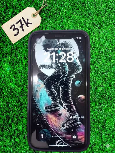 Iphone XR available 37000 RS 128gb
