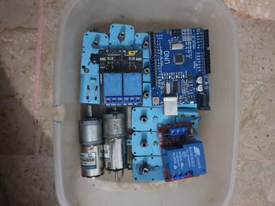 High-Torque Robotics Kit (Metal Gear Motors + Arduino Uno + Relays)