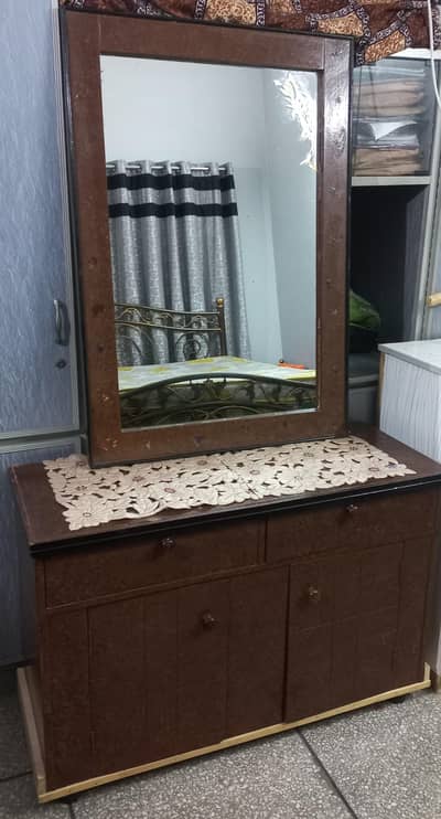 Dressing table