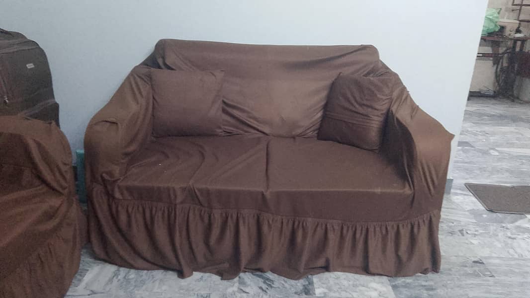 Complete sofa set with table 3