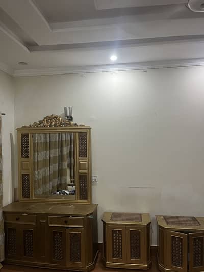 Drassing and side tables