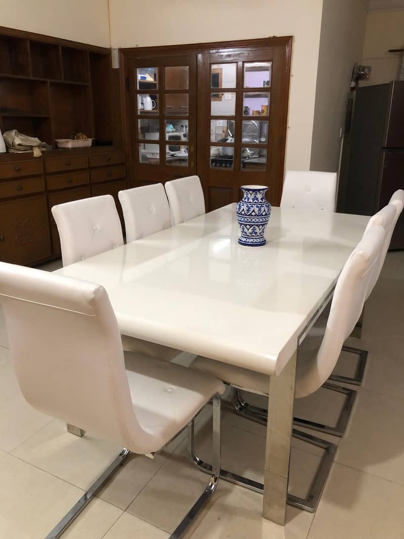 Dining table 10