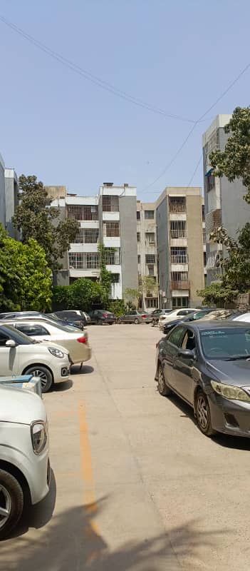 125000 Hassan center flat rent 2 floor boundry waal project gulshan block 16. iftikhar estate