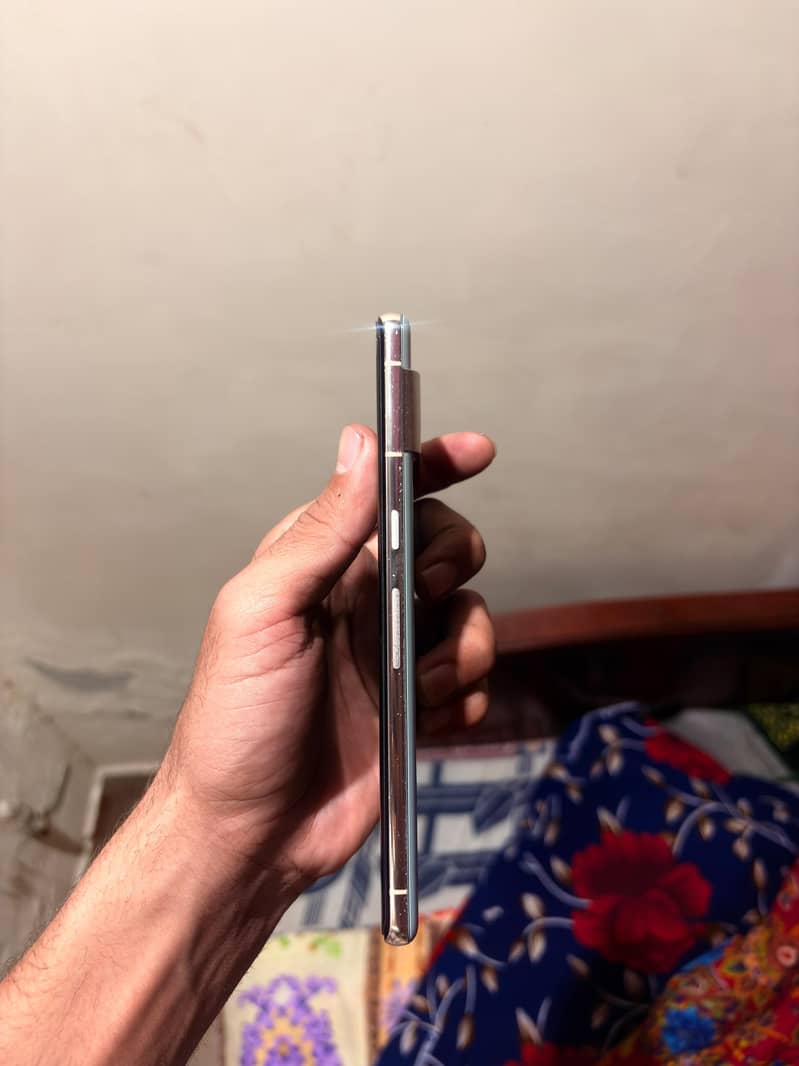 Google pixel 7 pro 4