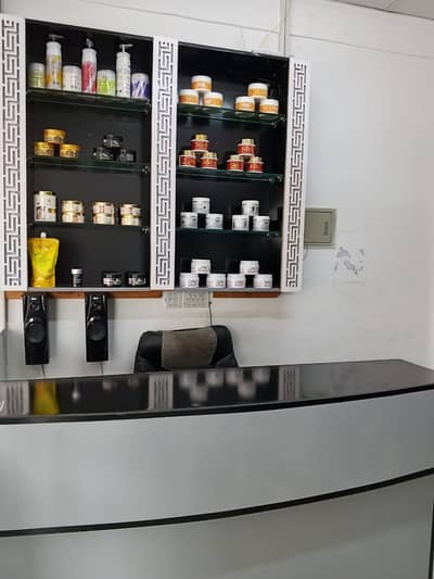 Urgent Sale- Mens Salon for sale - Fully furnished