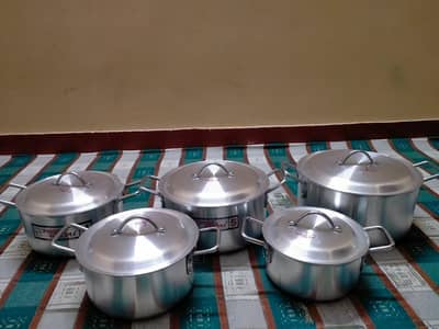 Metal Cooking Pots